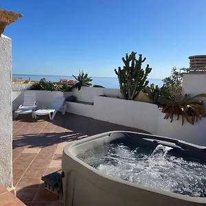 Penthouse With Private Roof Terrace And Jacuzzi Apartamento